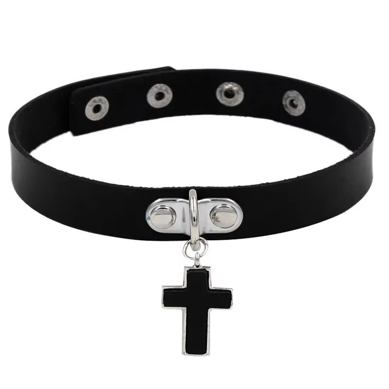 New Gothic Punk Leather Choker Necklace for Women Teens Girls Rivet Heart Cross Collar Necklace Rock Fashion Jewelry Gifts